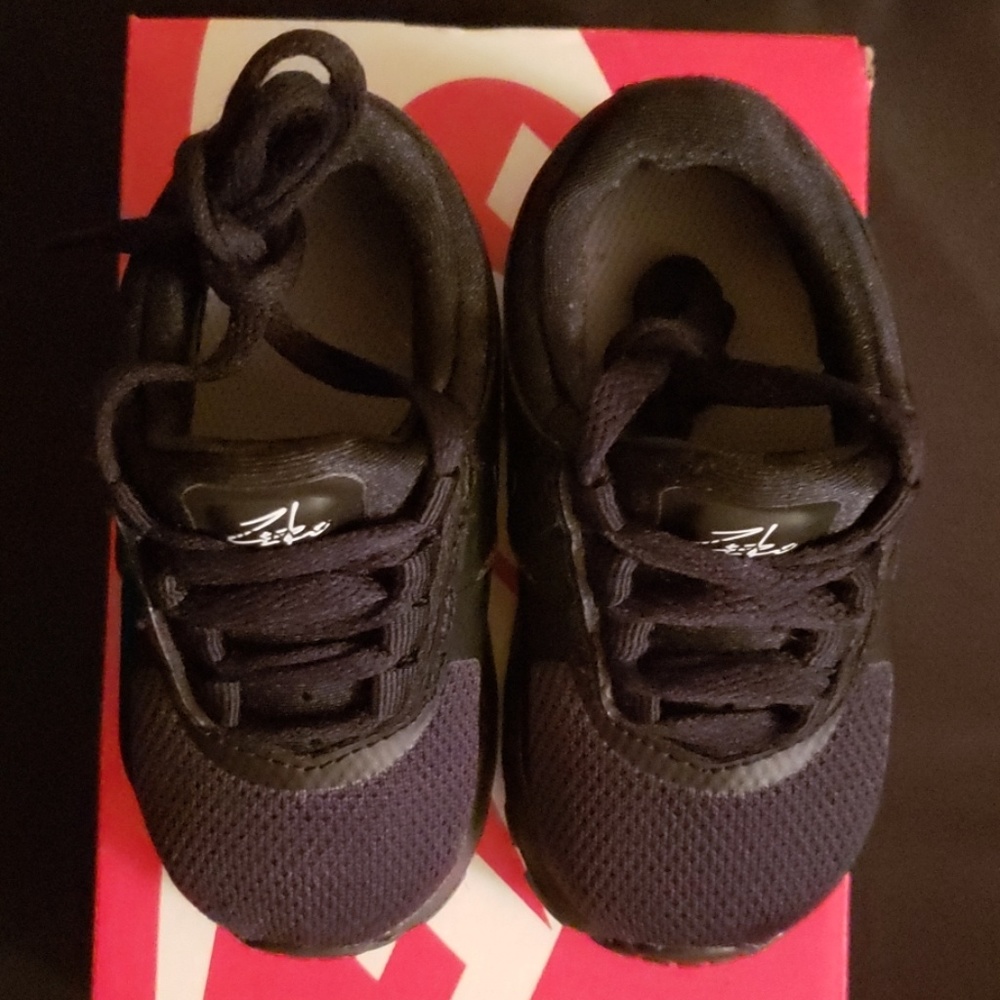 Nike Air Max Zero Essential